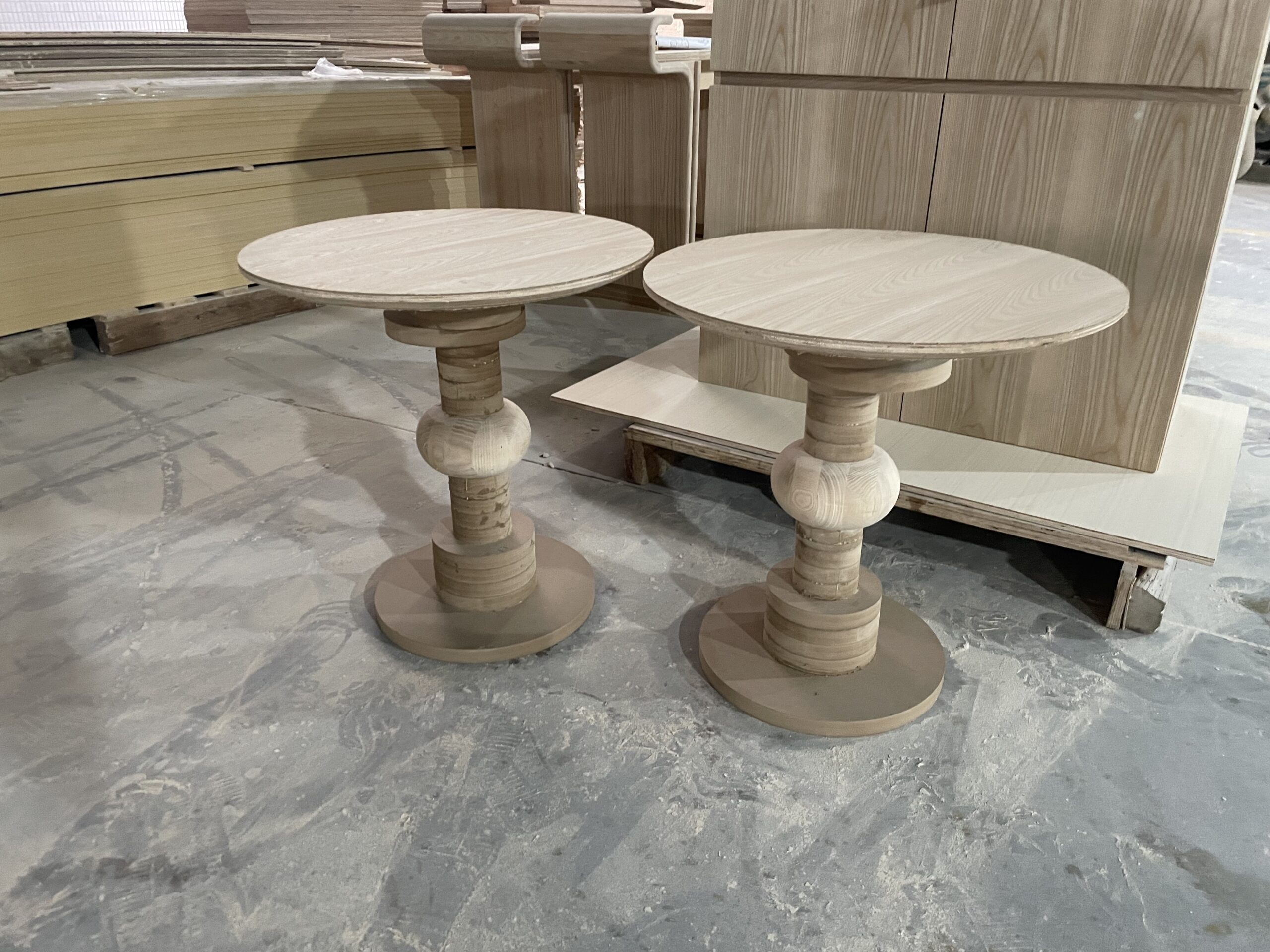 Vintage Solid Wood Round Accent Side Table For Hospitality Guest Room Furniture (1)